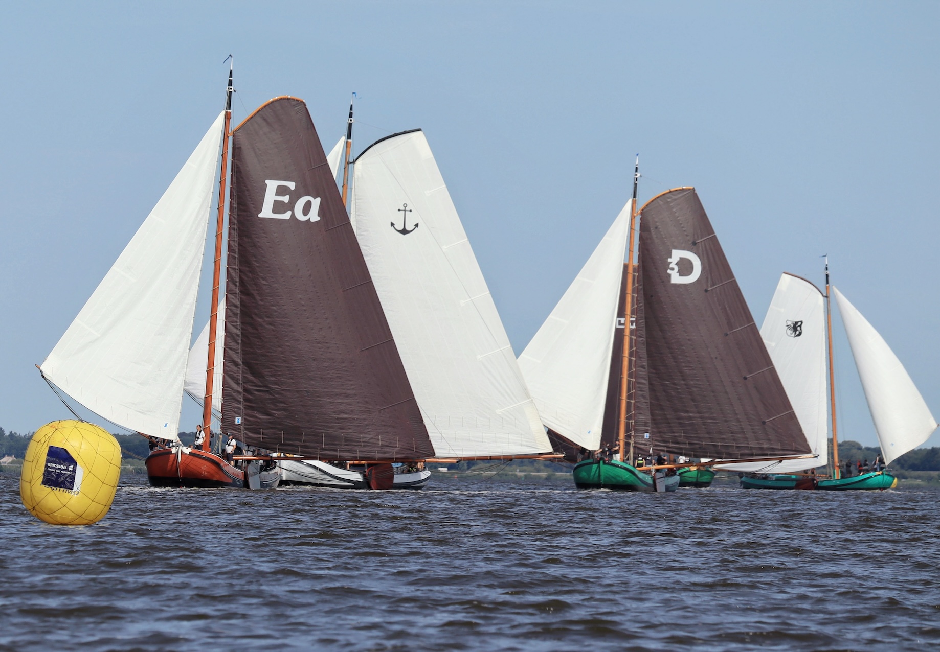 Skutsje op het water13